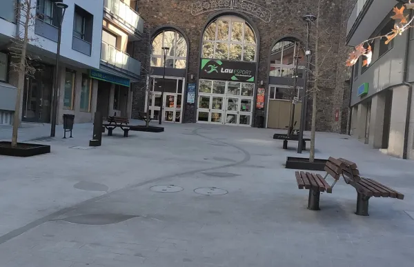 p. 8 plaça calonge