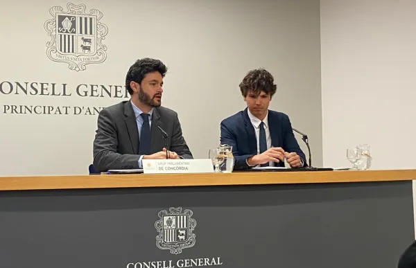 p. 06 escale bartolome _aile