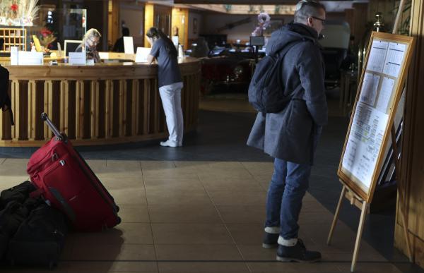 p. 04 Hoteleria - Facundo Santana