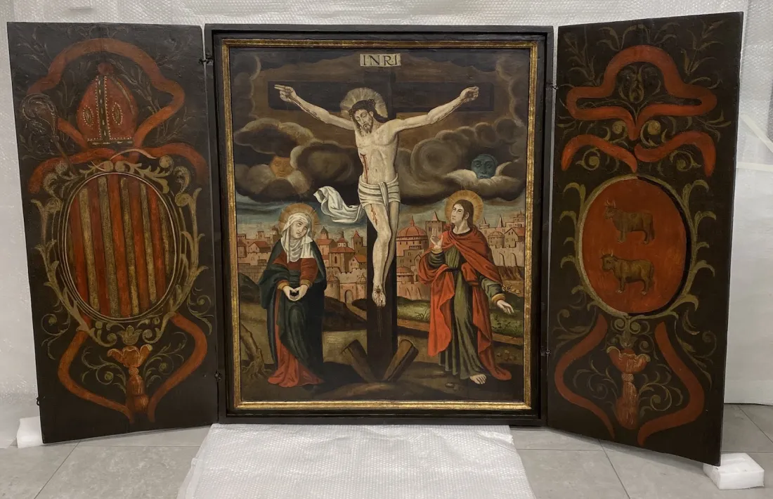 El Tríptic dels consellers, després de passar pel taller de la restauradora.