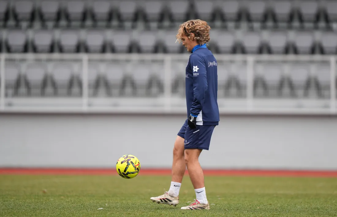 Efe Akman, al Comunal.