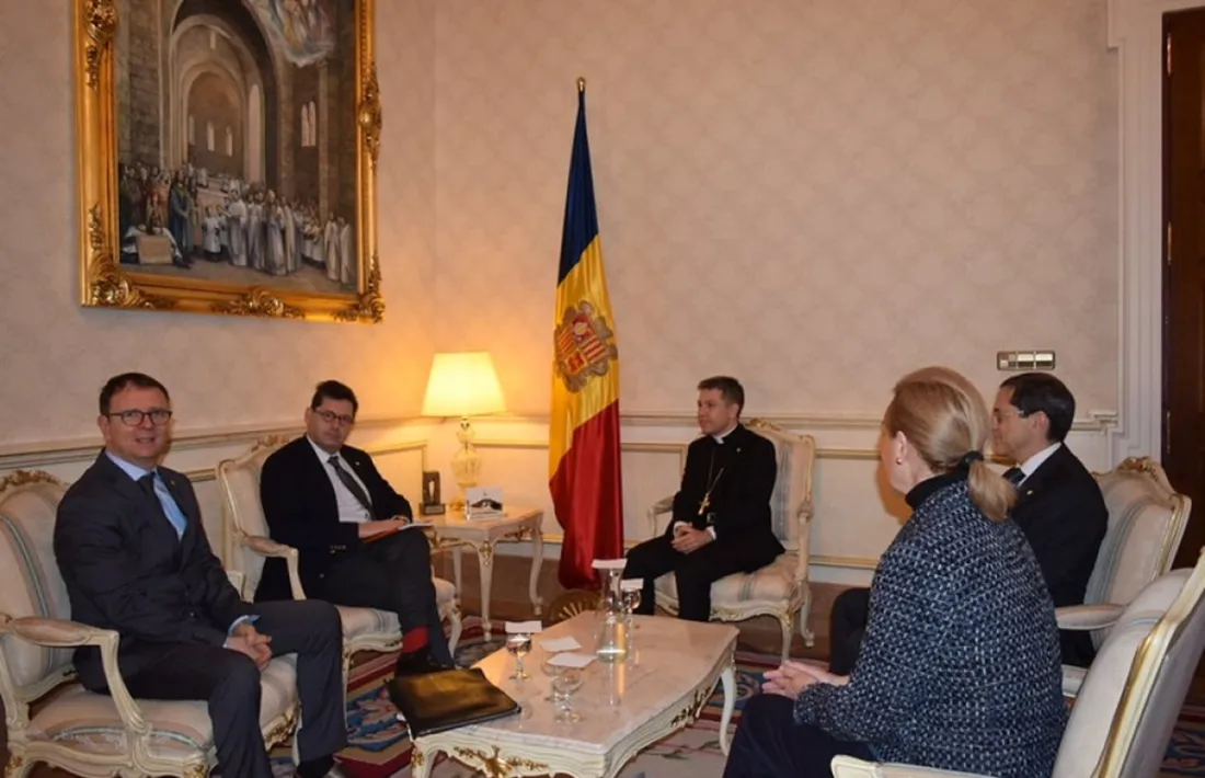 Una imatge de la reunió al Palau Episcopal.