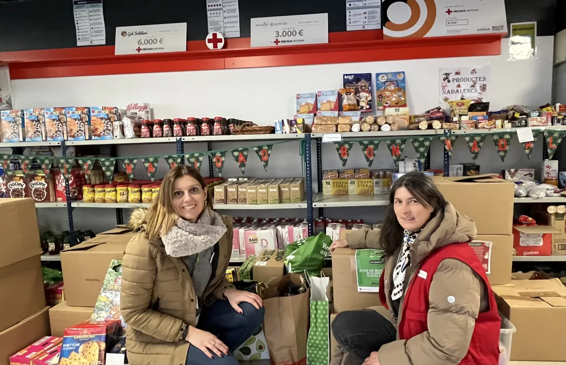 Part dels aliments que ha entregat Connectand a la botiga solidària de la Creu Roja.