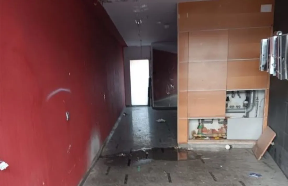  Estat de l'entrada a l'immoble, en una imatge que circulava per les xarxes. 