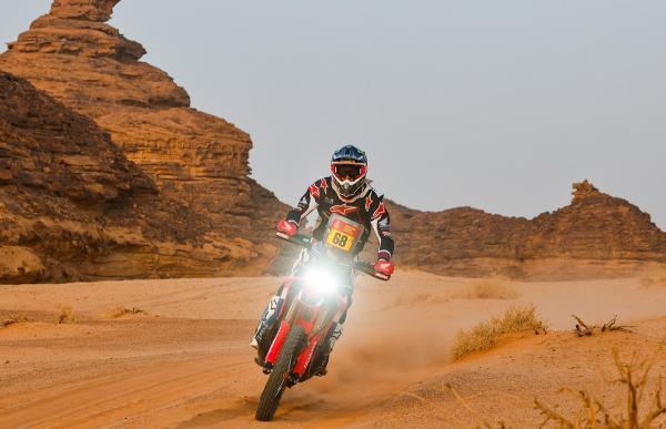 p. 29 tosha schareina foto rali dakar