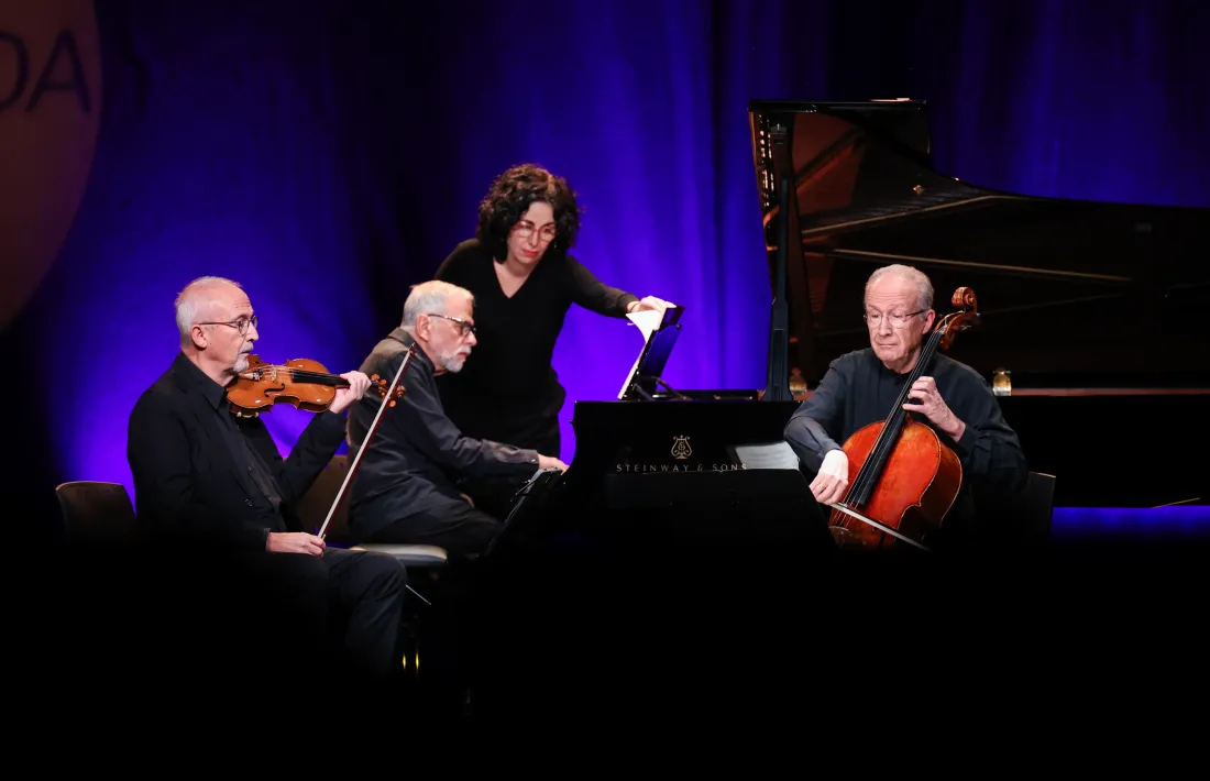 Gerard Claret, Josep Maria Colom i Lluís Claret, als primers compassos de la vetllada.