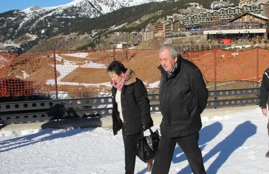 Michel Naudi amb Rosa Mari Mandicó en una imatge del 2015.