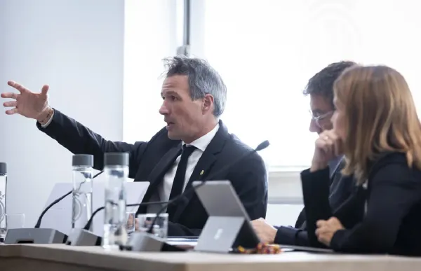 p. 11 foto noti a dos col. David Astriè