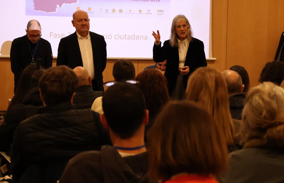Els copresidents del Comitè rector, Manel Riera i Elisenda Vives, durant la primera reunió de l’Assemblea.