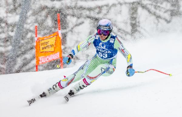 p. 29 Cande Moreno, al descens de la WC de Zauchensee_FOTO Agence Zoom