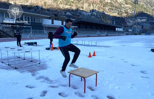 PROVES FÍSIQUES CANDIDATS 15 PLACES POLICIA PREMSA 1 20260115 (002)