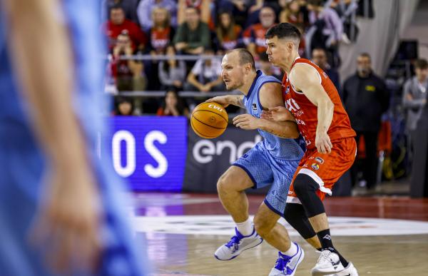 p. 29 RS663650_J11 BAX-MBA Firmar acb Photo - Joaquin Alberch