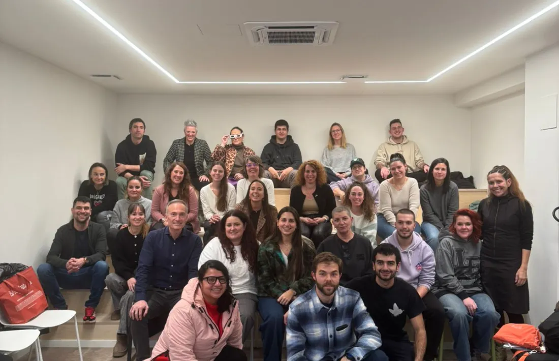 Els tècnics que participen en la formació.