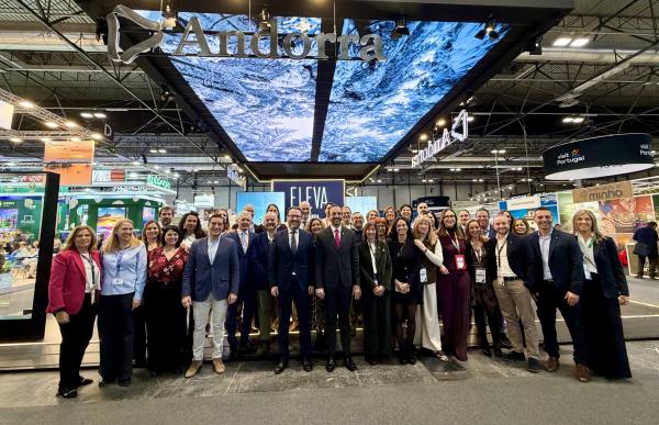 0121 Fitur foto grup