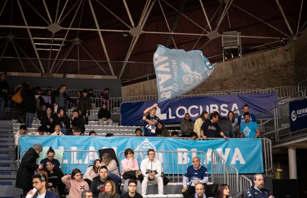 p. 29 primera foto baix bc morabanc acb photo dani catalan