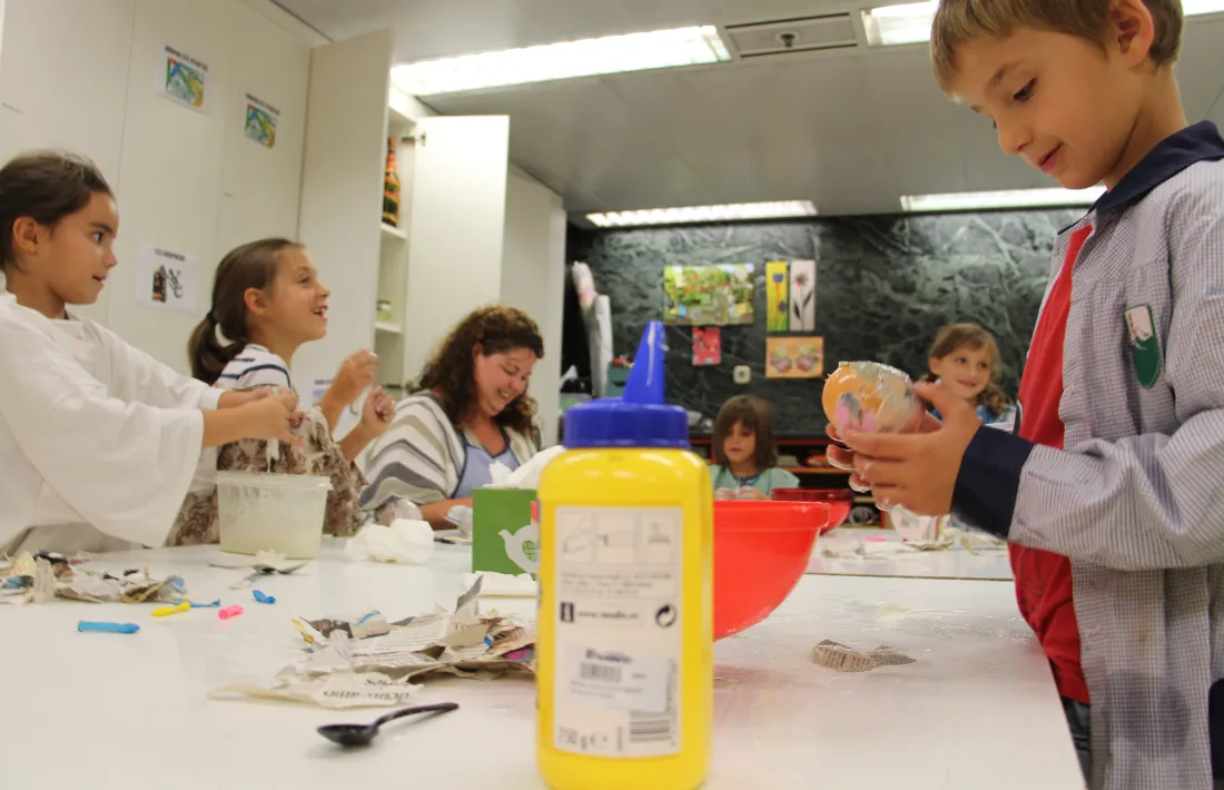 L'Escola d'Art dóna oportunitat als adolescents a fer-se seu l'espai formatiu