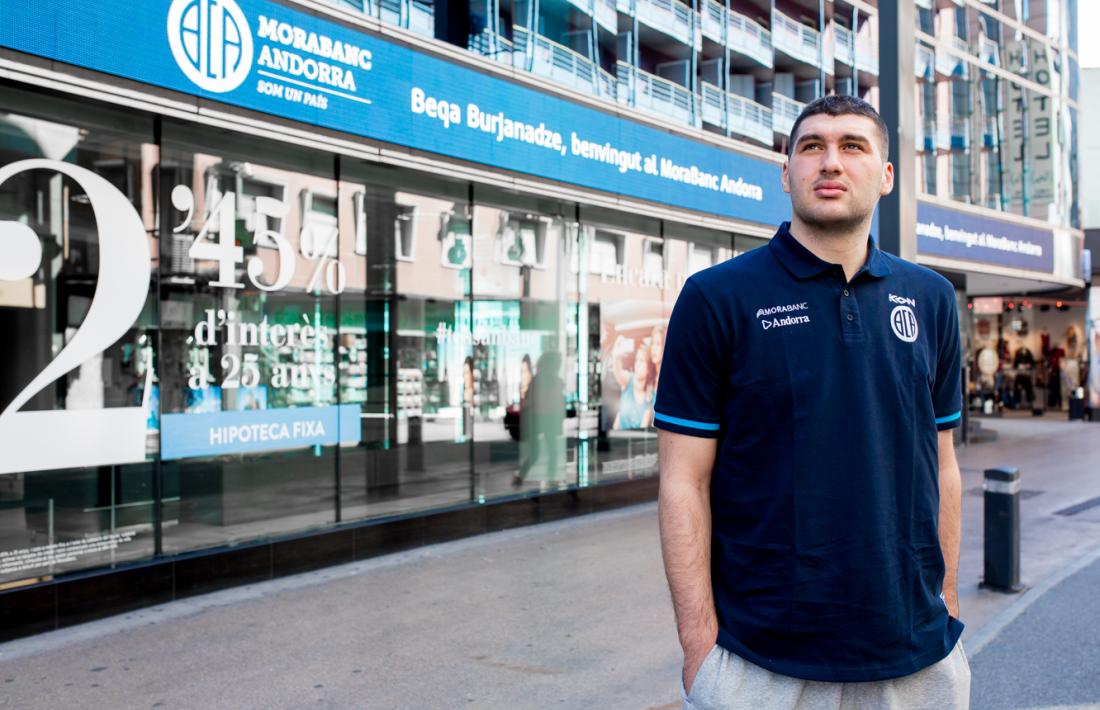 Emmirallat en Zaza Pachulia, el cosí