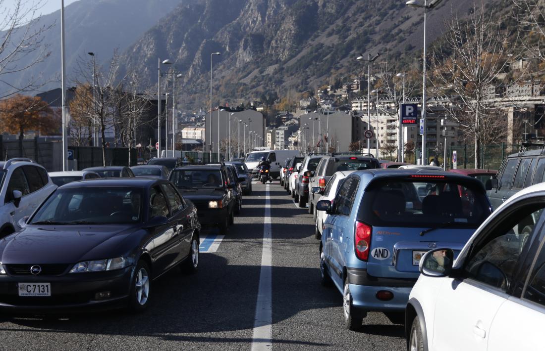 La ITV detecta menys deficiències als vehicles però pugen les greus