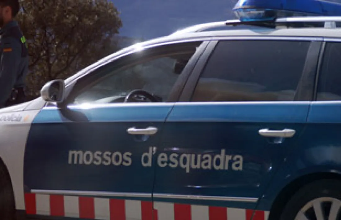 Un motorista mor en un xoc frontal a la C-14