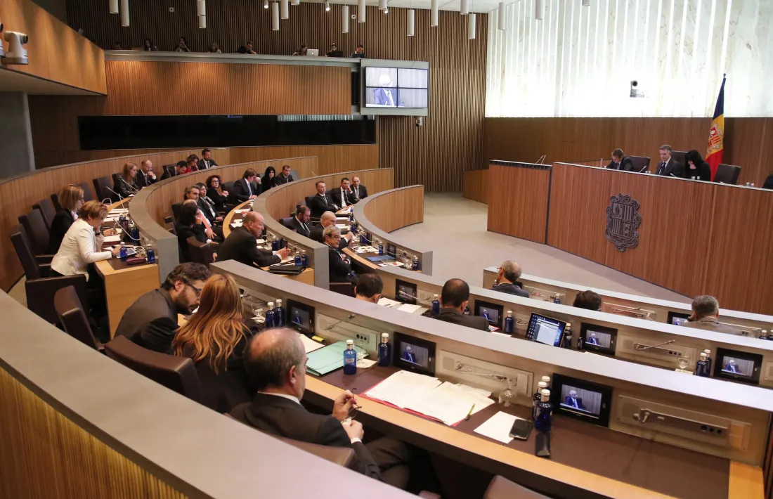 PS i LdA lamenten l’ús “ja habitual” dels beneficis d’Andorra Telecom