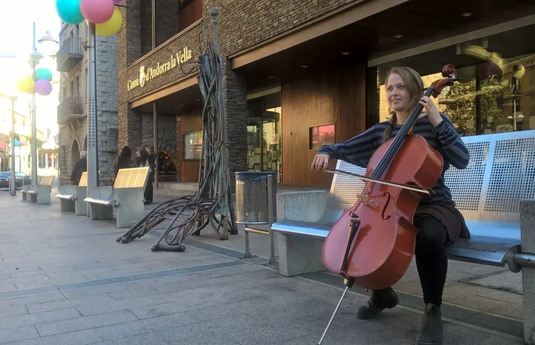 Andorra, Felina Gossmann, La Puça, música al carrer, Victoria, Canadà