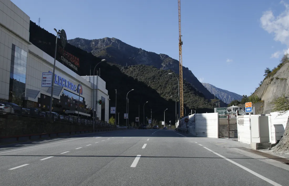 Eliminada la parada de bus del Punt de Trobada pels canvis a la carretera