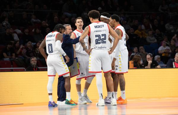 RS870399_J14 BKN-MBA Firmar acb Photo - Ekaitz Otxoa