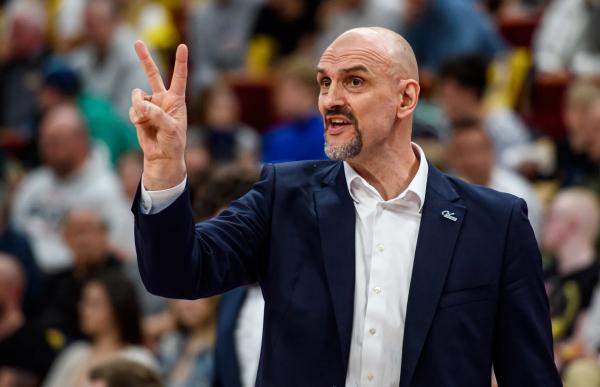 3462807-Zan-Tabak-zdaje-sie-pokazywac-ze-w-Sopocie-zostaje-na-kolejne-dwa-lata-Chorwat-poinformowal-ze-nie-rozwiaze-przedwczesnie-dwuletniego-kontraktu