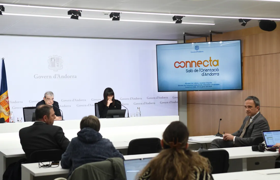 Baró i Bonell durant la compareixença per presentar el Saló d’orientació educativa Connecta.