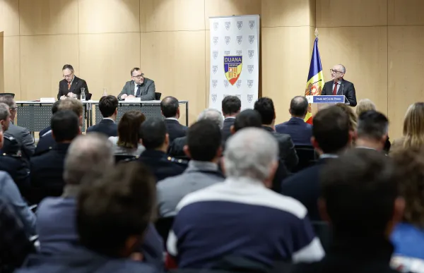 p. 04 1 duana_sfga esteve