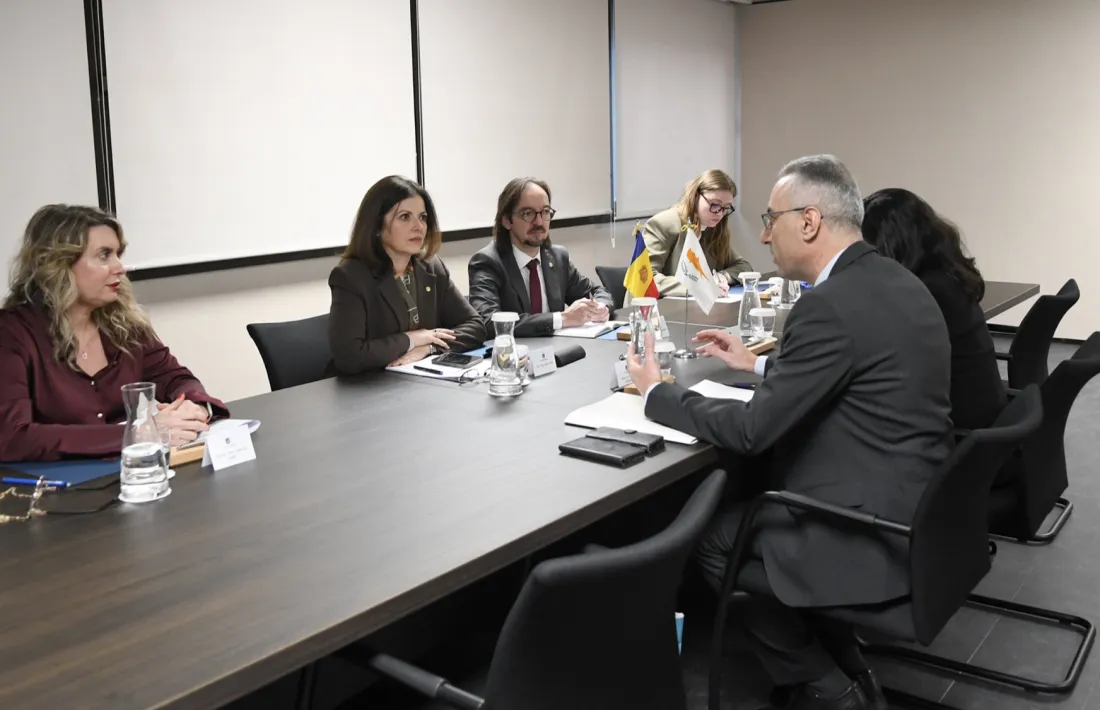 Un moment de la reunió entre la delegació andorrana i la xipriota.