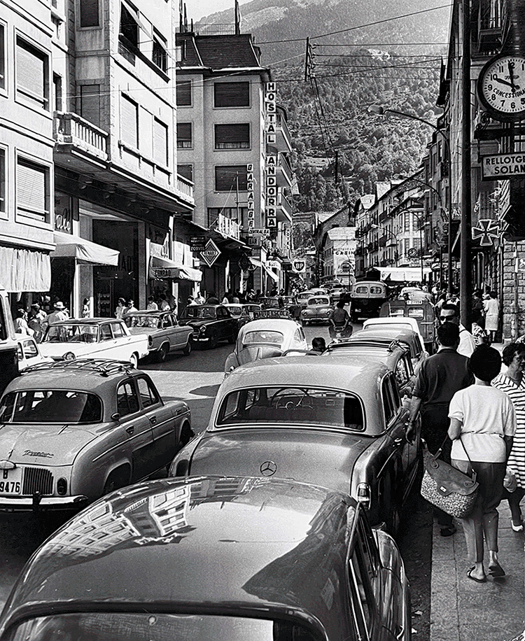 393-Av-Carlemany---Marc-Pantebre