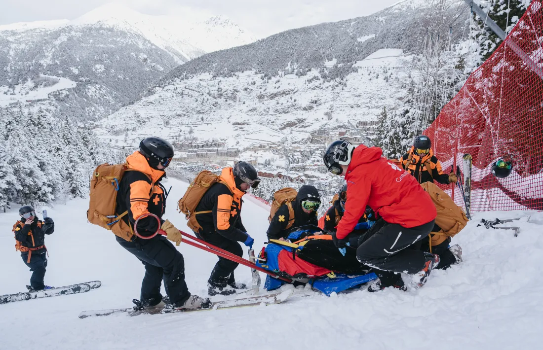 Simulacre d'evacuació a la pista Àliga.