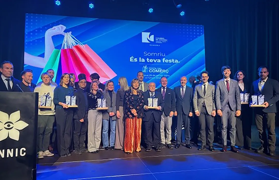 Foto de família dels guardonats.