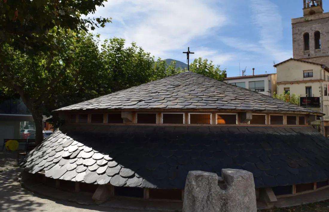 Aspecte del monument a les Homilies d'Organyà abans de la darrera reforma.