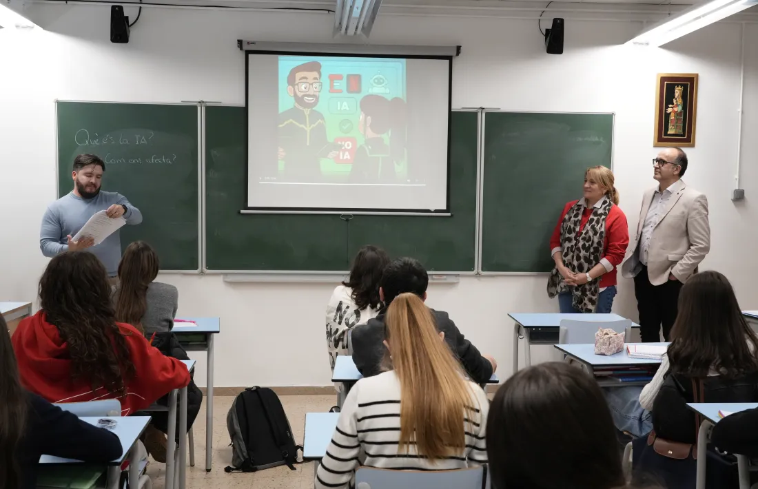 Un moment de la formació en Intel·ligència Artificial que s'ofereix als escolars.