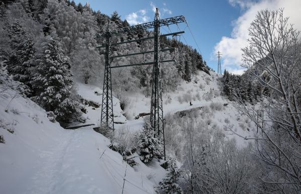 p. 08 1 linia electrica cami ral prats facundo santana