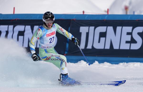 p. 29 roger puig Foto arribada DH foto ignasi puig