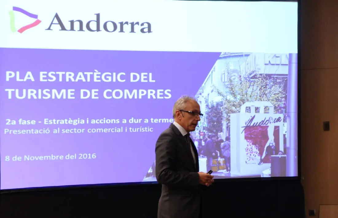 Els comerciants mostren dubtes per la conversió del Pas en un ‘outlet’