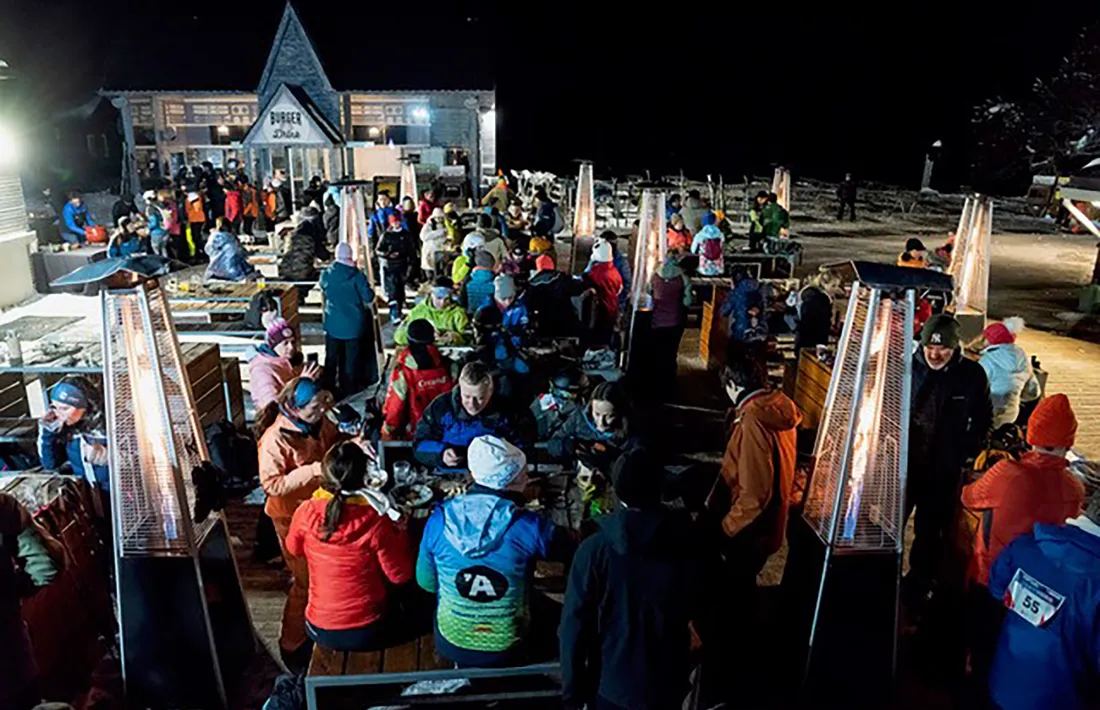 Els participants en la sortida nocturna organitzada per Lúdic Canillo.