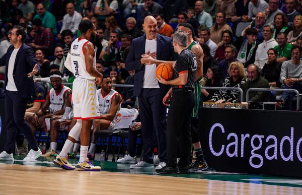 p. 28 RS881509_J19 UNI-MBA Firmar acb Photo - Mariano Pozo