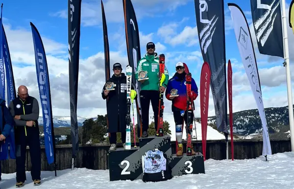 p. 29 Àlex Rius, primer, i Bartumeu Gabriel, segon, a l'SL FIS de La Molina. (2) foto fae