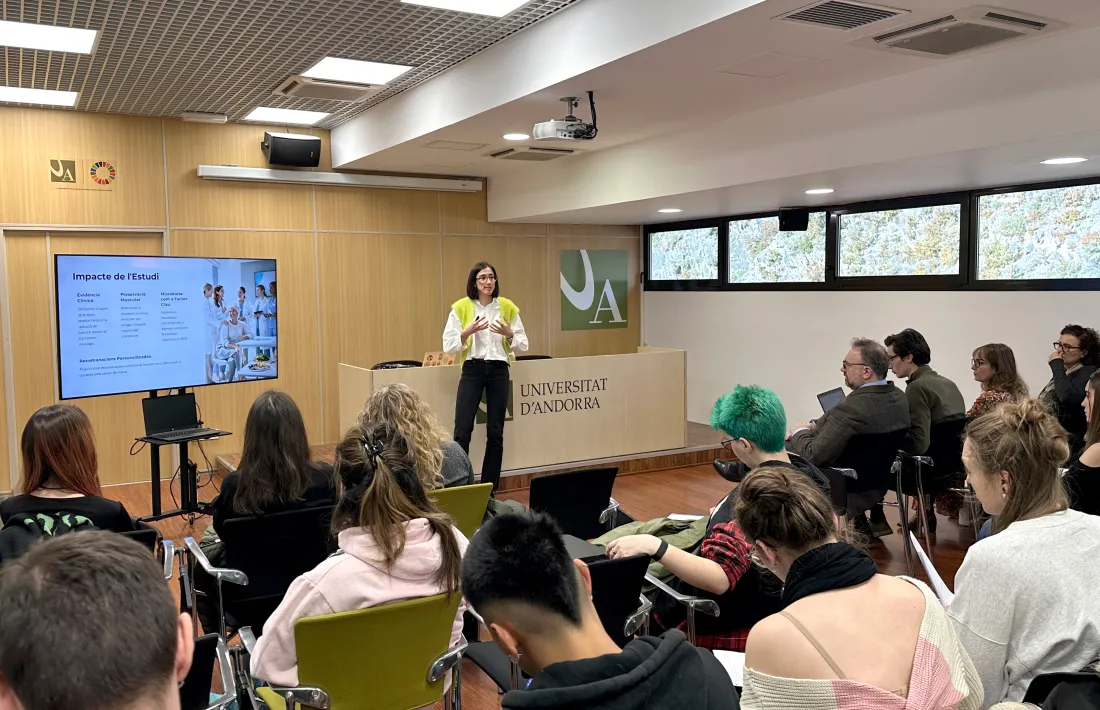 La doctora Cristina Royo durant la presentació de l'estudi.