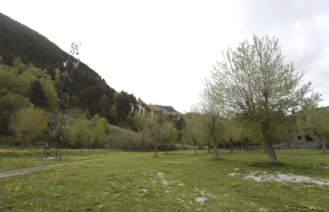 La sortida del telefèric anirà a l'antic càmping Pla, avui propietat del Comú.