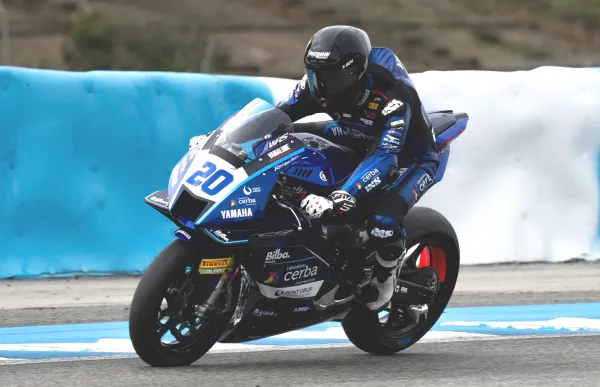 p. 29 xavi cardelus foto cerba yamahan racing