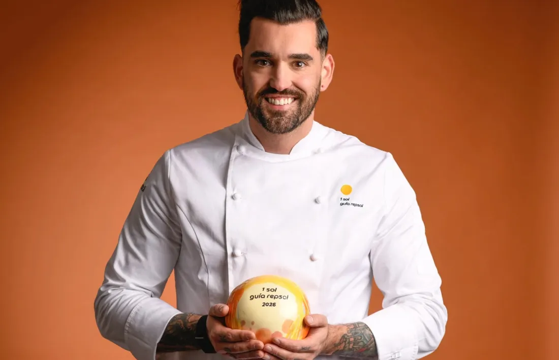 Jordi Grau, xef a Ibaya, amb el Sol de la Guia Repsol.