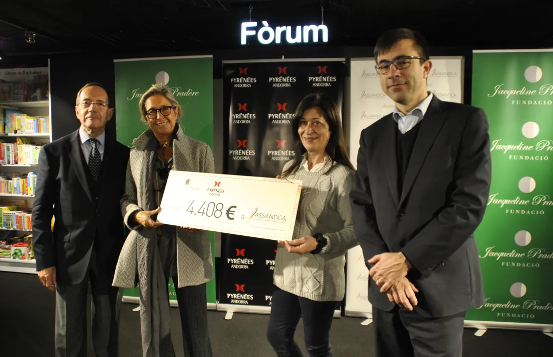 Assandca rep 4.400 euros recaptats durant la caminada solidària 