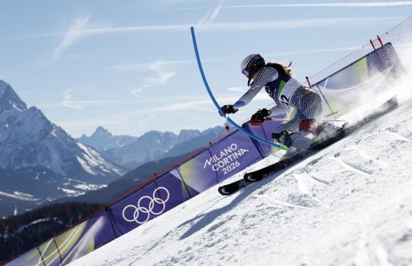 p. 28 Carla Mijares, a l'eslàlom olímpic de Cortina_FOTO Agence Zoom