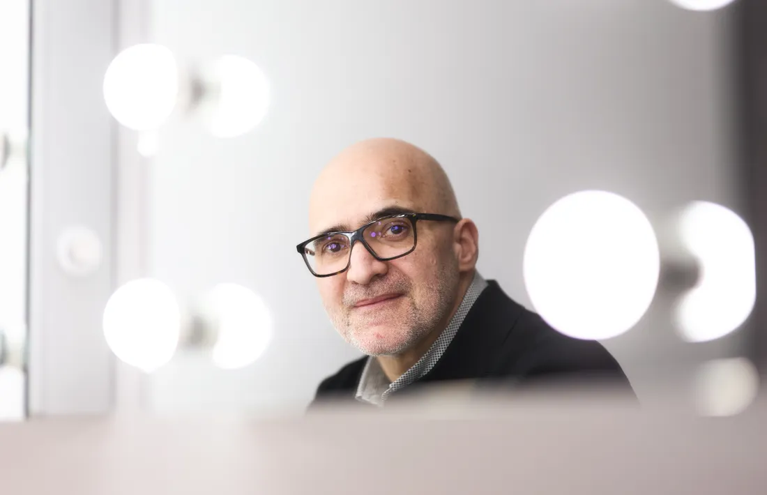 El nou director artístic de l'ONCA, als renovats camerinos de l'Auditori.