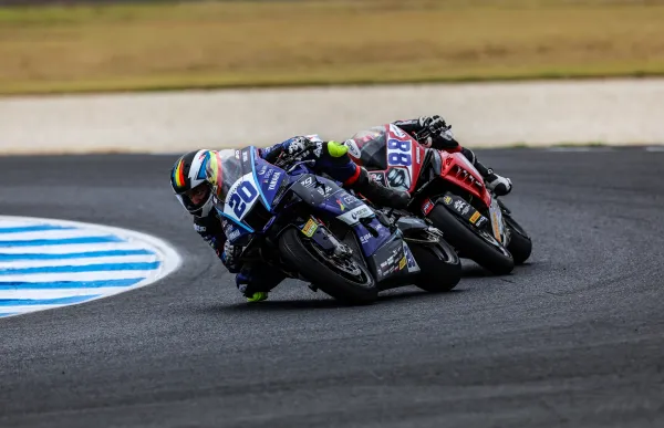 p. 29 xavi cardelus a phillip island foto william joly